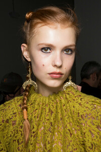 ulla-johnson-bks-g-rf19-0826.thumb.jpg.37df97a6ba8fd9fbded53e73a0b0d347.jpg