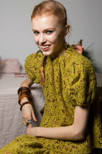 ulla-johnson-bks-g-rf19-0844.thumb.jpg.9ffdd20f3cc6c2e90bdb93c05c8fab48.jpg