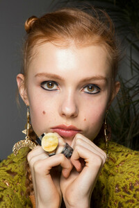 ulla-johnson-bks-g-rf19-0874.thumb.jpg.1f802dca39b35c0d4a849e25ba8109f0.jpg