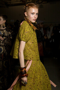 ulla-johnson-bks-g-rf19-0936.thumb.jpg.45badf125ca6a1d52d394e023185c79c.jpg