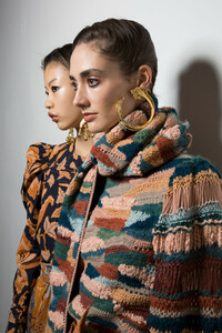 ulla-johnson-bks-g-rf19-0975.thumb.jpg.eeb3ea4c6a97c5caa4e4b6193ecc146d.jpg
