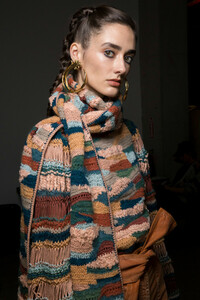 ulla-johnson-bks-g-rf19-0991.thumb.jpg.051a43543b7c59a0f6b9dc493bca5d70.jpg