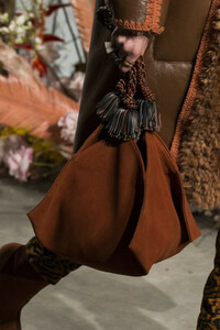 ulla-johnson-clp-rf19-0014.thumb.jpg.8111d8d7862920aeda86cf410cf5cb6c.jpg