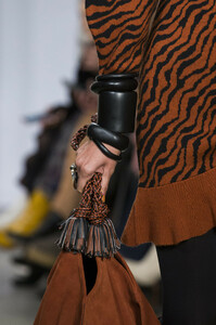 ulla-johnson-clp-rf19-0028.thumb.jpg.76f4b2cb0cad7c2e11a4549813076b01.jpg