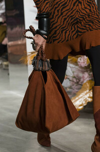 ulla-johnson-clp-rf19-0032.thumb.jpg.b27c257538680cedf7ab7d2a44c36d48.jpg