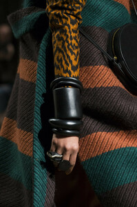 ulla-johnson-clp-rf19-0062.thumb.jpg.6c6128e891a6f8f2b3c24da5246dbe34.jpg