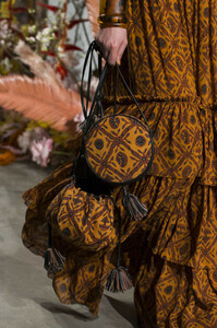 ulla-johnson-clp-rf19-0073.thumb.jpg.ea7aff3cf78a388d91502c0856c9c0e5.jpg