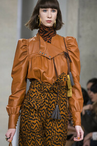 ulla-johnson-clp-rf19-0083.thumb.jpg.ec470a71d2d489d267ac0eb49d81299b.jpg