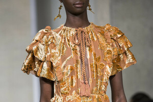 ulla-johnson-clp-rf19-0149.thumb.jpg.6961f93edc210423bbf125c2a0a6585e.jpg