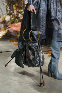 ulla-johnson-clp-rf19-0190.thumb.jpg.be1638ac12d77f2422240138ce2082ef.jpg