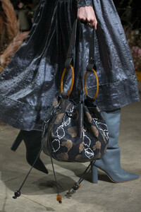 ulla-johnson-clp-rf19-0194.thumb.jpg.eb81107e63b30183ed7b4915942e3be2.jpg