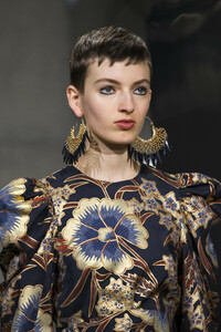 ulla-johnson-clp-rf19-0286.thumb.jpg.5cd608eae39ca3b042165ad6e78ffe94.jpg
