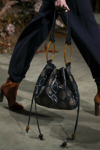 ulla-johnson-clp-rf19-0314.thumb.jpg.1c245ce4f899630dbd5513a04c7c7bb6.jpg