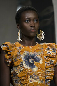 ulla-johnson-clp-rf19-0334.thumb.jpg.2ff9fee45842bd26d929355339981609.jpg