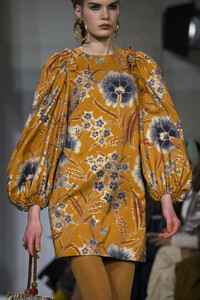 ulla-johnson-clp-rf19-0376.thumb.jpg.fe1959b033a1ecd0d525cf08654cbe98.jpg