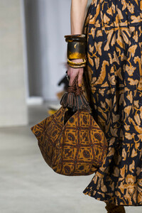 ulla-johnson-clp-rf19-0400.thumb.jpg.700e50852574467317201c7be84ce61c.jpg
