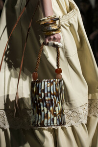ulla-johnson-clp-rf19-0447.thumb.jpg.d0e6b042089bcc6e528619c7be3aa1af.jpg