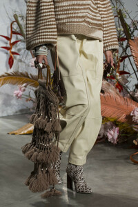 ulla-johnson-clp-rf19-0494.thumb.jpg.58a9aae0f9da0032d194778cc24f8f04.jpg