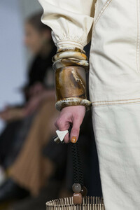 ulla-johnson-clp-rf19-0514.thumb.jpg.2fe15c1ef8f5cb423eaa1279035a3e63.jpg