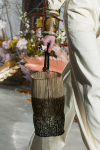 ulla-johnson-clp-rf19-0520.thumb.jpg.e9a6f55b43160deadd2e65914fedeb8b.jpg