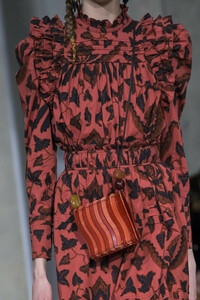 ulla-johnson-clp-rf19-0561.thumb.jpg.e9207df8e174fd2b744a65eca21b92c3.jpg