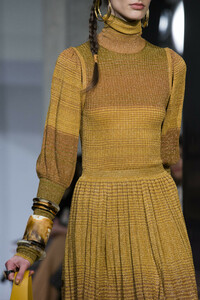 ulla-johnson-clp-rf19-0622.thumb.jpg.c26471b37ab745ea07aed8a8c6af3198.jpg