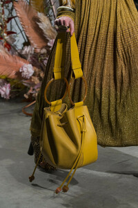 ulla-johnson-clp-rf19-0627.thumb.jpg.48e404db782392cf4ac0e6727a117414.jpg