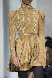 ulla-johnson-clp-rf19-0641.thumb.jpg.151433bf0e7890982ea2b6eed90c18d0.jpg