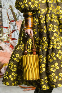 ulla-johnson-clp-rf19-0698.thumb.jpg.d1f2f23242d321825b955d5bb227afde.jpg