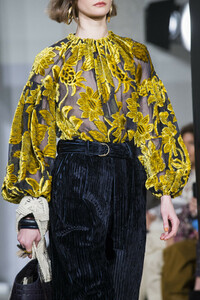 ulla-johnson-clp-rf19-0706.thumb.jpg.12fd9e4431daa3e726a4fd5f9b7e0a31.jpg