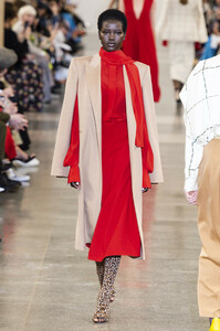 victoria-beckham-rf19-0052.thumb.jpg.518ab11167cc49095d618ea3a9695372.jpg