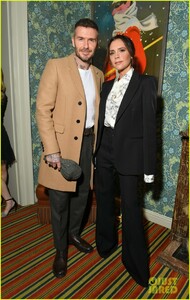 victoria-beckham-supported-by-david-launch-youtube-channel-11.jpg