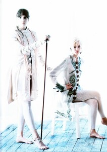 vogue_paris_feb_1994_4.thumb.jpg.d9195c2b3a1872a51ea70cd7b82f1005.jpg