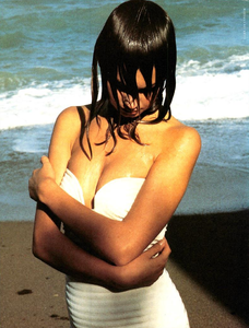 von_Unwerth_Vogue_Italia_June_1989_03.thumb.png.3e9a20db09c7176ba9eb35f94d0327b2.png