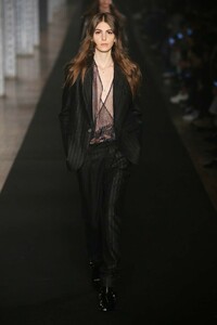 zadig-voltaire-f19-12-1.thumb.jpg.9699a0b66bf3ed59daa9951267a3d221.jpg