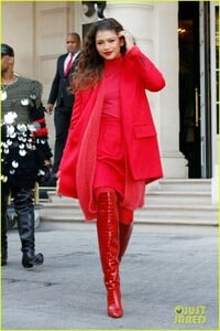 zendaya-red-outfit-hp-relax-05.jpg