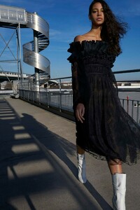 00021-giamba-fall-19-ready-to-wear.thumb.jpg.3ead9047bad35249f378bc21bf97384b.jpg