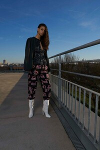 00026-giamba-fall-19-ready-to-wear.thumb.jpg.afb74b0e81f0441c6de4ba3bcfbc59b0.jpg
