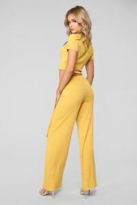 02-06-19_Studio_1_AB_10-38-00_DZ19F263_Mustard_29_NT.jpg