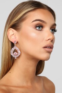 02-06-19_Studio_1_RM_16-55-54_ER4371_Pink_0201_JF.jpg