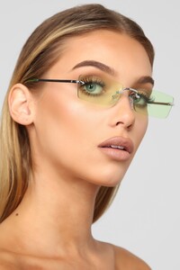 02-06-19_Studio_1_RM_18-24-43_DGLD2137_Green_0394_RA.jpg