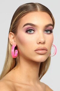 02-07-19_RM_20-02-38_97E1399_HotPink_12229_RA.jpg