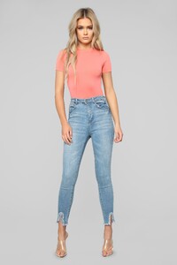 02-08-19_Studio_2_DV_14-32-21_AT7408_Coral__1_JD.jpg