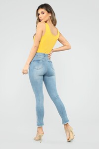 02-26-19_Studio_2_MA_16-32-52_70937A_Mustard__11_JD.jpg