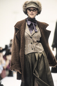 0_max-mara-fw-1993-2_html.thumb.JPEG.96d7ed3a283d922ae5b17bb714cba62a.JPEG