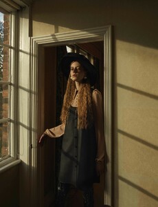 1010381051_11_THEHIVE_MODELS_KAYSMETSERS_EDITORIAL_KAYSMETSERSPUSSPUSSMAGAZINEBYINALEKIEWICZANDRACHELBAKEWELL.thumb.jpg.6d05f3fc2a4d565898fb733479e9e80f.jpg