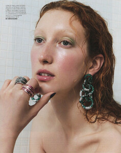 1030791718_01_THEHIVE_MODELS_LORNAFORAN_EDITORIAL_LORNAFORANVOGUERUSSIABYJOANBRAUN.thumb.jpg.3369336bf89e6283d288efb90533420b.jpg