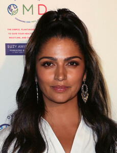 Camila+Alves+James+Cameron+Hosts+Book+Launch+woXb9MTB5qcx.jpg