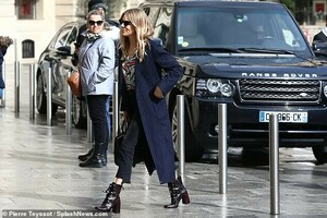 10566008-6769661-Plenty_to_smile_about_Sienna_went_public_with_her_new_romance_in-a-9_1551794875880.jpg