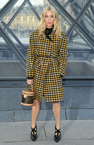 Louis+Vuitton+Photocall+Paris+Fashion+Week+w1DB-IuwfrNx.jpg